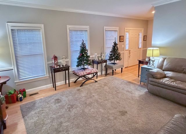 45 Meetinghouse Rd 45, Norfolk, MA 02056