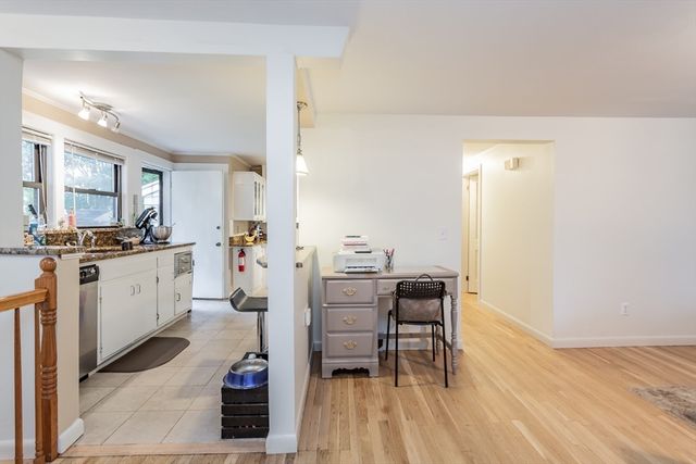 209 Jarry St, New Bedford, MA 02745