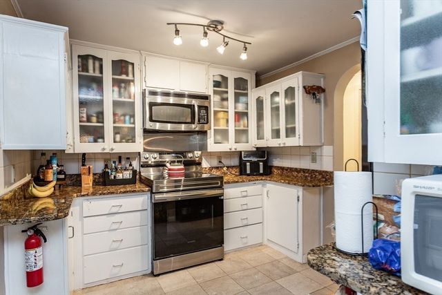 209 Jarry St, New Bedford, MA 02745