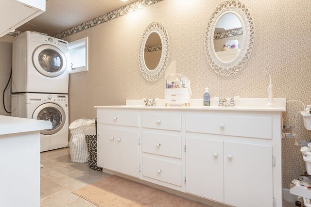 209 Jarry St, New Bedford, MA 02745