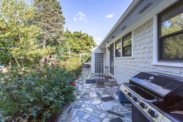 209 Jarry St, New Bedford, MA 02745