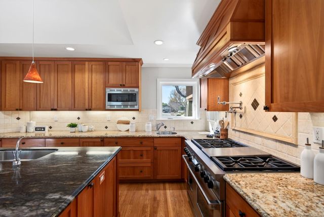 1452 La Crosse Drive, Sunnyvale, CA 94087