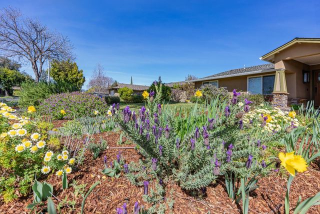 1452 La Crosse Drive, Sunnyvale, CA 94087