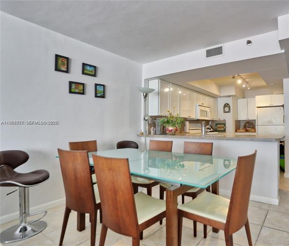 555 NE 15th St 10G, Miami, FL 33132