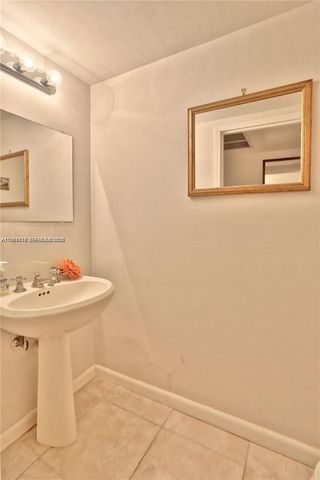 555 NE 15th St 10G, Miami, FL 33132