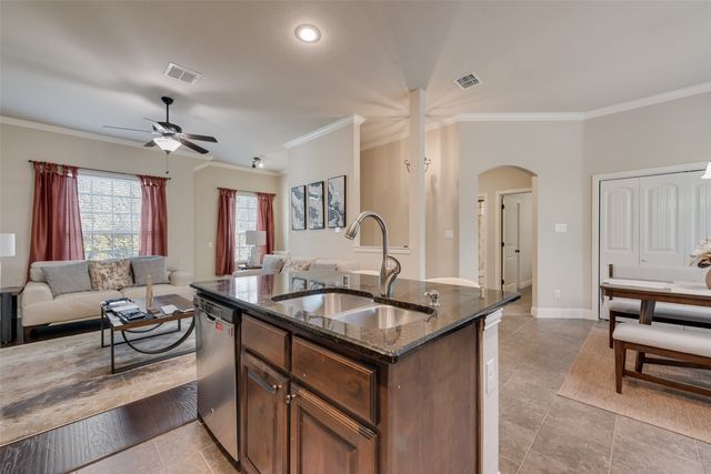 5007 Venecia Way, Grand Prairie, TX 75052