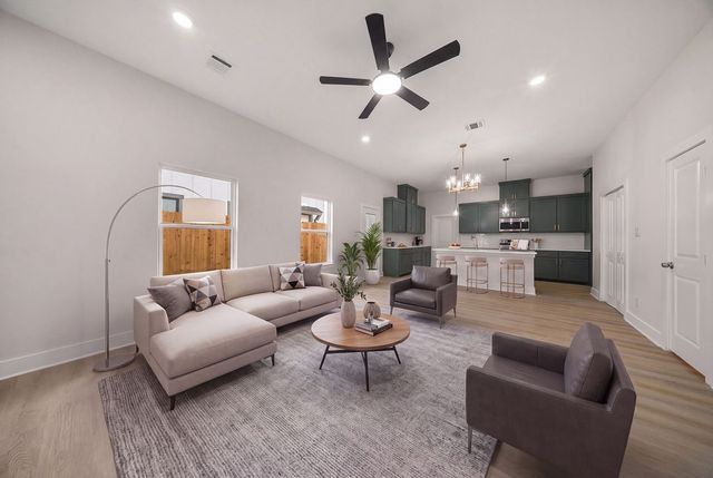 1630 Bessie Street, Fort Worth, TX 76104