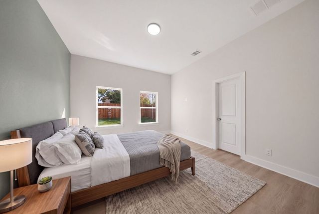 1630 Bessie Street, Fort Worth, TX 76104