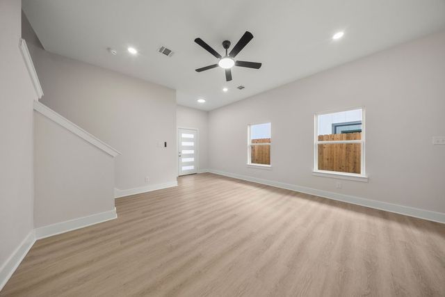 1630 Bessie Street, Fort Worth, TX 76104