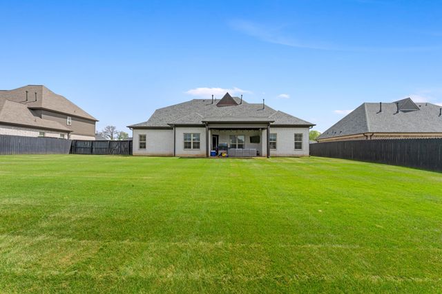 60 JAMES CV, Oakland, TN 38060