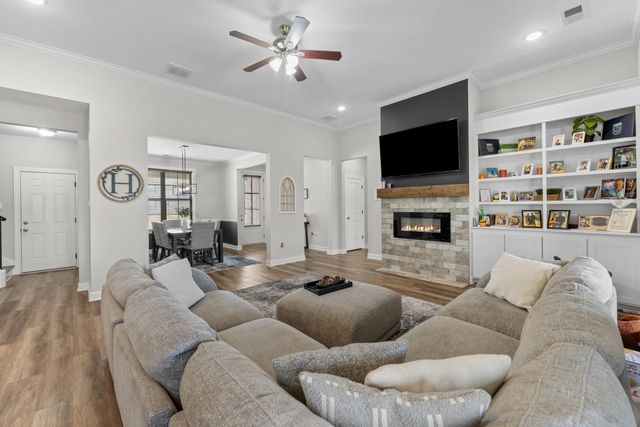 60 JAMES CV, Oakland, TN 38060