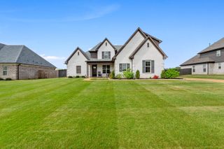 60 JAMES CV, Oakland, TN 38060