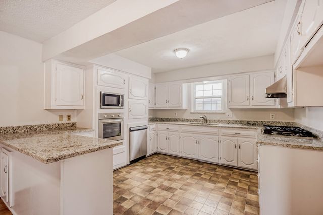 718 Devonshire Drive, Richardson, TX 75080