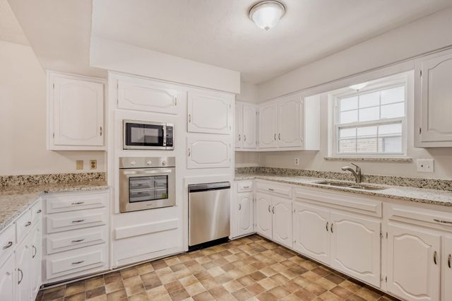 718 Devonshire Drive, Richardson, TX 75080