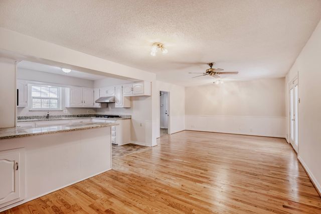 718 Devonshire Drive, Richardson, TX 75080