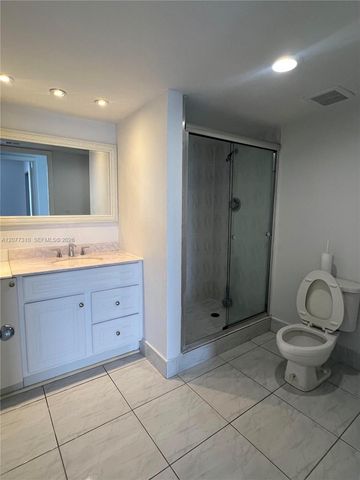 17500 N Bay Road S907, Sunny Isles Beach, FL 33160