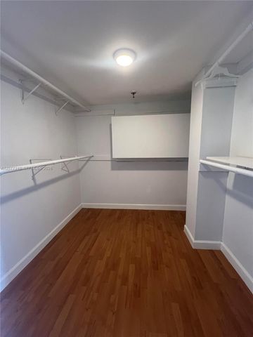 17500 N Bay Road S907, Sunny Isles Beach, FL 33160