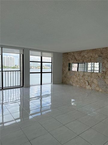 17500 N Bay Road S907, Sunny Isles Beach, FL 33160