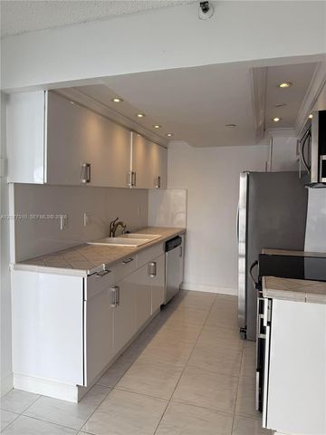 17500 N Bay Road S907, Sunny Isles Beach, FL 33160