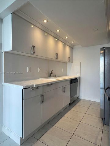 17500 N Bay Road S907, Sunny Isles Beach, FL 33160