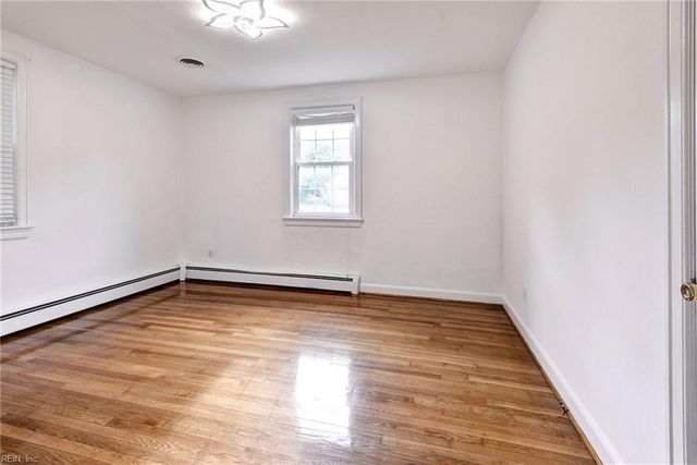 15 Rutledge RD, Newport News, VA 23601