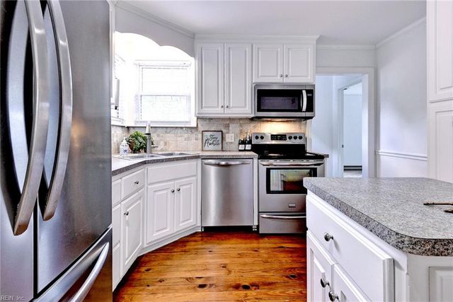 15 Rutledge RD, Newport News, VA 23601