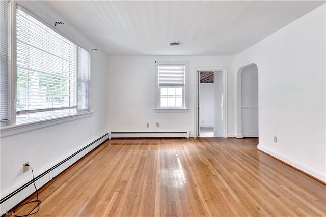 15 Rutledge RD, Newport News, VA 23601