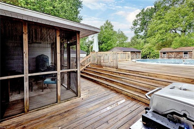 15 Rutledge RD, Newport News, VA 23601