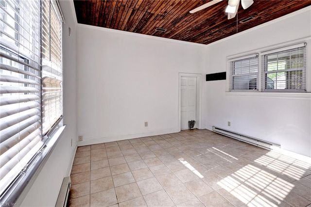 15 Rutledge RD, Newport News, VA 23601