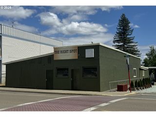 337 MAIN St, Riddle, OR 97469