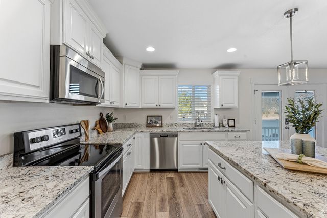 13247 S MEADOWSIDE DR, Herriman, UT 84096