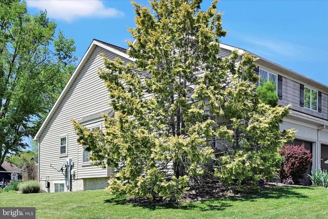 51 EAGLE DR, Ephrata, PA 17522
