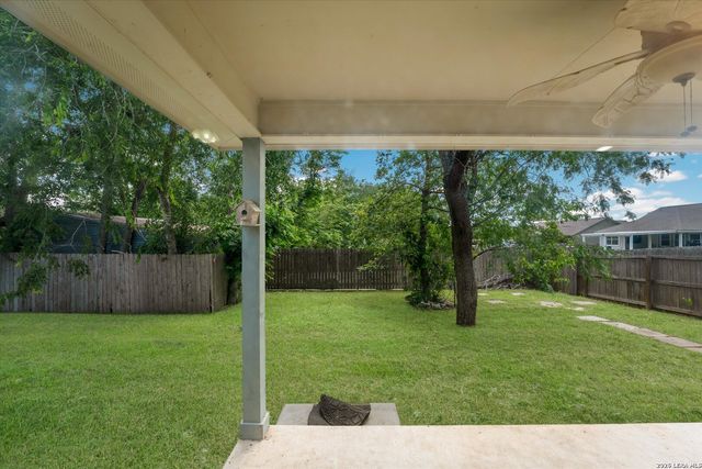 1023 3RD ST, Floresville, TX 78114
