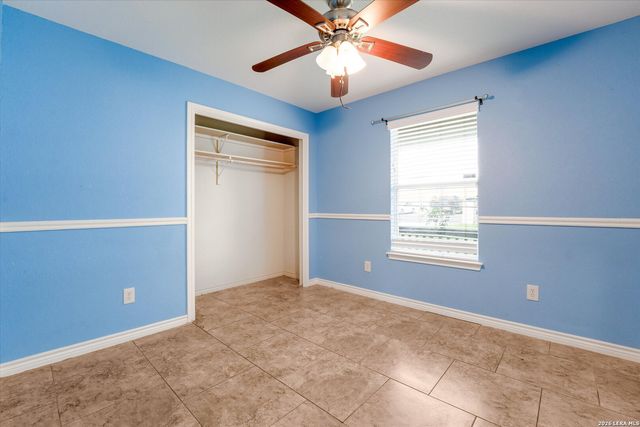 1023 3RD ST, Floresville, TX 78114