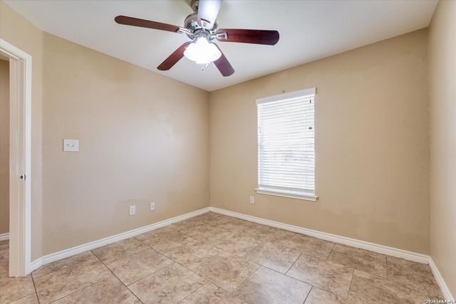 1023 3RD ST, Floresville, TX 78114