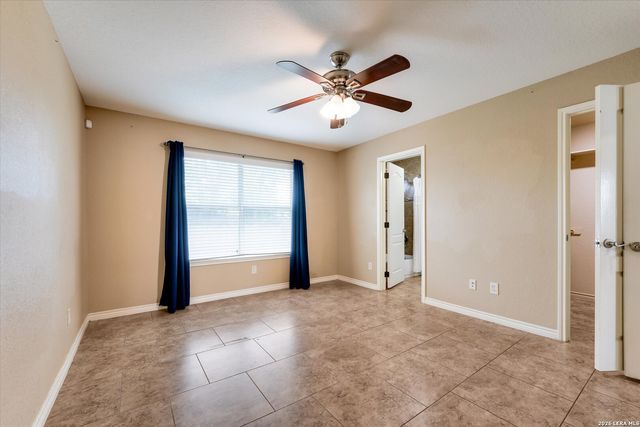 1023 3RD ST, Floresville, TX 78114