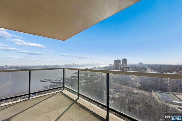 1512 Palisade Avenue 16L, Fort Lee, NJ 07024