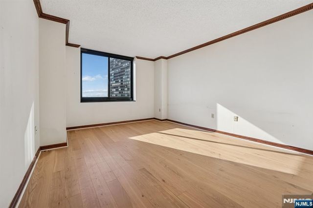 1512 Palisade Avenue 16L, Fort Lee, NJ 07024