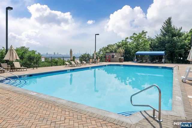 1512 Palisade Avenue 16L, Fort Lee, NJ 07024