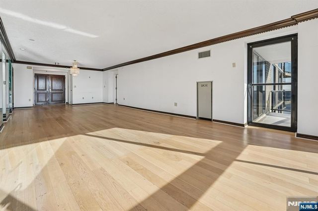 1512 Palisade Avenue 16L, Fort Lee, NJ 07024