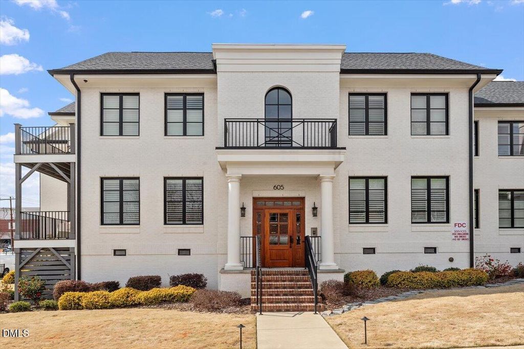 605 Smedes Place B, Raleigh, NC 27605