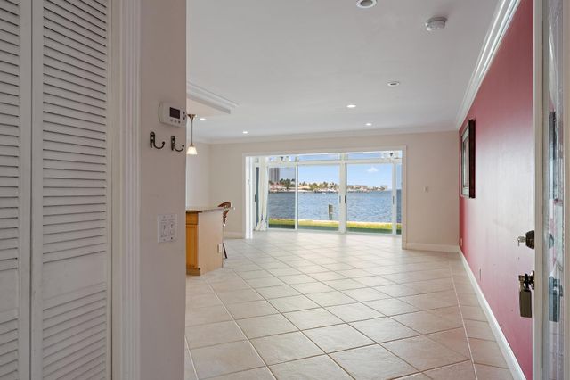 400 Wilma Circle 108, Riviera Beach, FL 33404