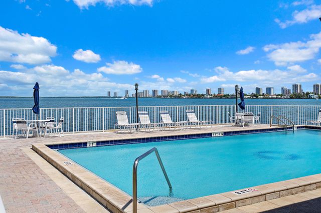 400 Wilma Circle 108, Riviera Beach, FL 33404