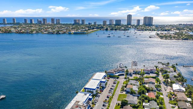 400 Wilma Circle 108, Riviera Beach, FL 33404