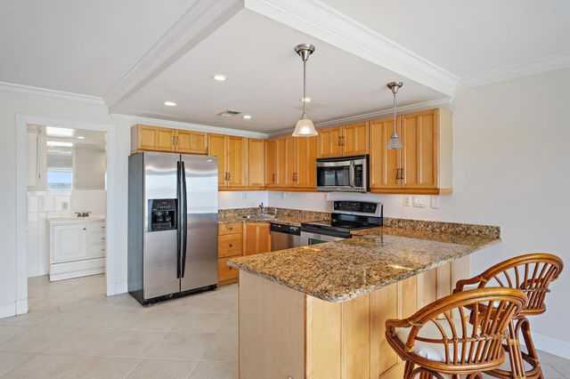 400 Wilma Circle 108, Riviera Beach, FL 33404