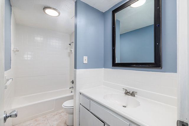 24-26 Inman Street 4, Lawrence, MA 01843