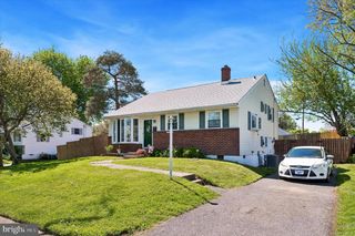 5 STUART DR, Aston, PA 19014