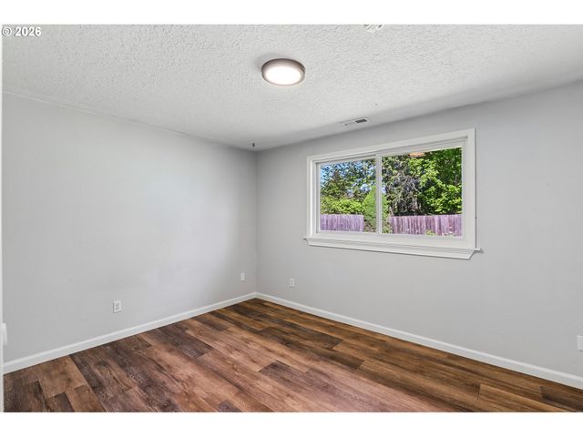 1680 N DAVIS St, Cornelius, OR 97113