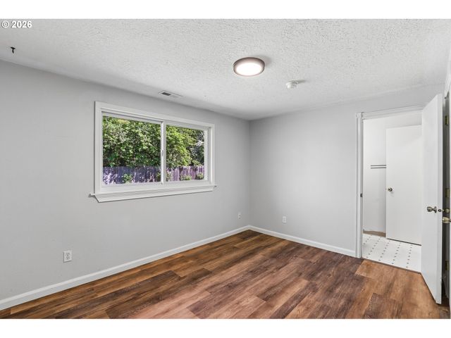 1680 N DAVIS St, Cornelius, OR 97113