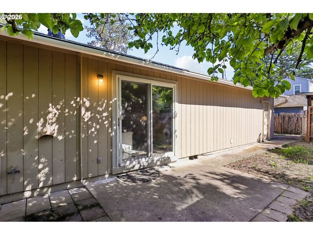 1680 N DAVIS St, Cornelius, OR 97113